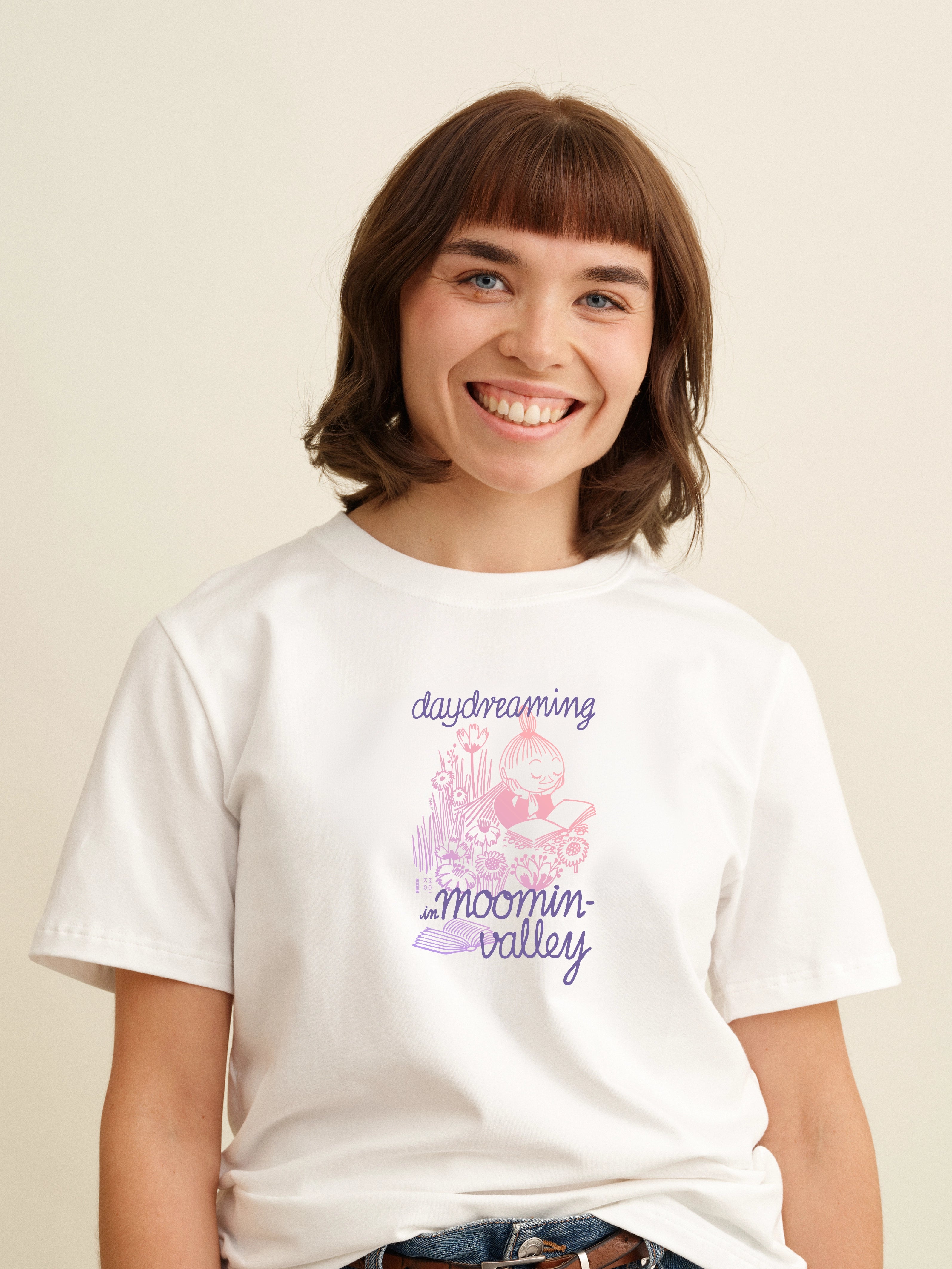 Daydreaming Mymble Muumi t-paita